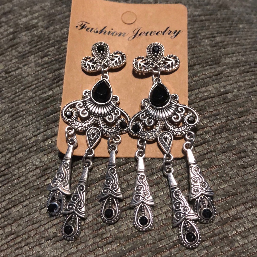 Gatsby style dangle earrings!